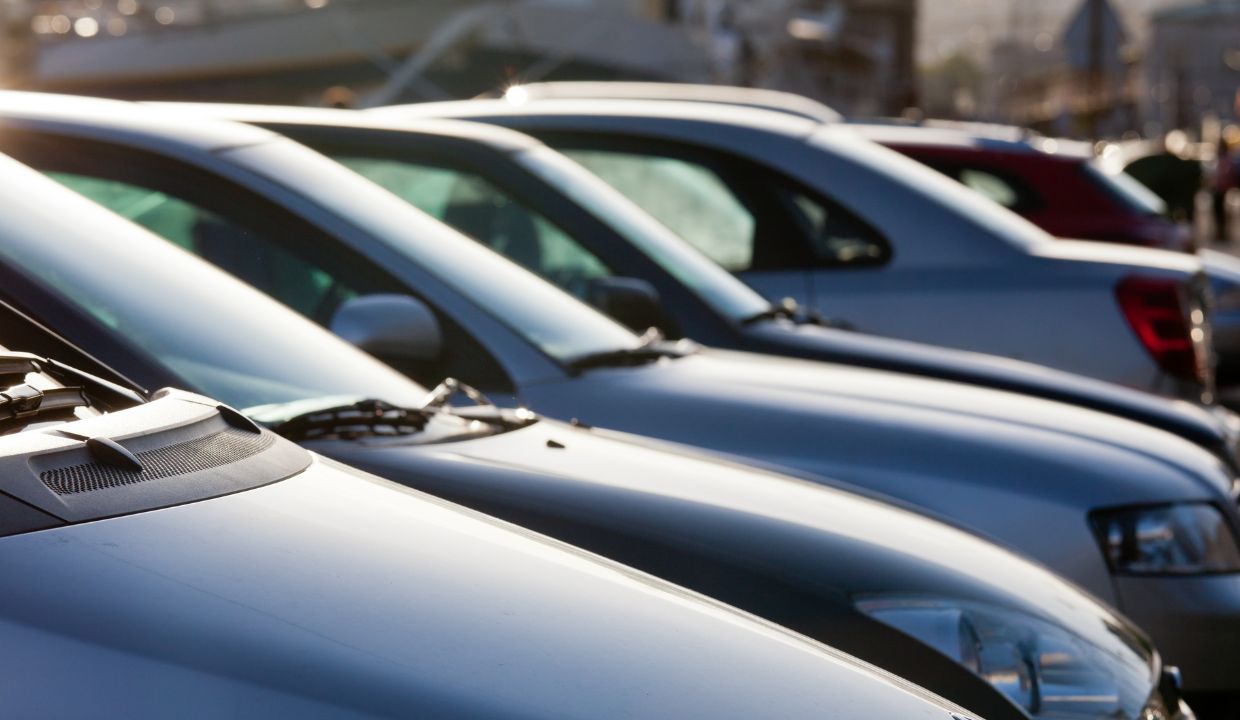 Exploring the Benefits of Sending Cars to Auction: Why Do Car Dealers Do It?